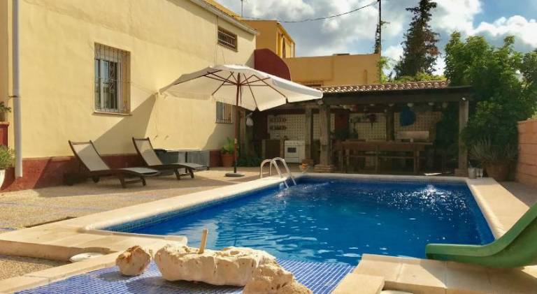 Fully equipped charming house with yard, hot tub & patio | Good for workation | Pet-friendly in Murcia