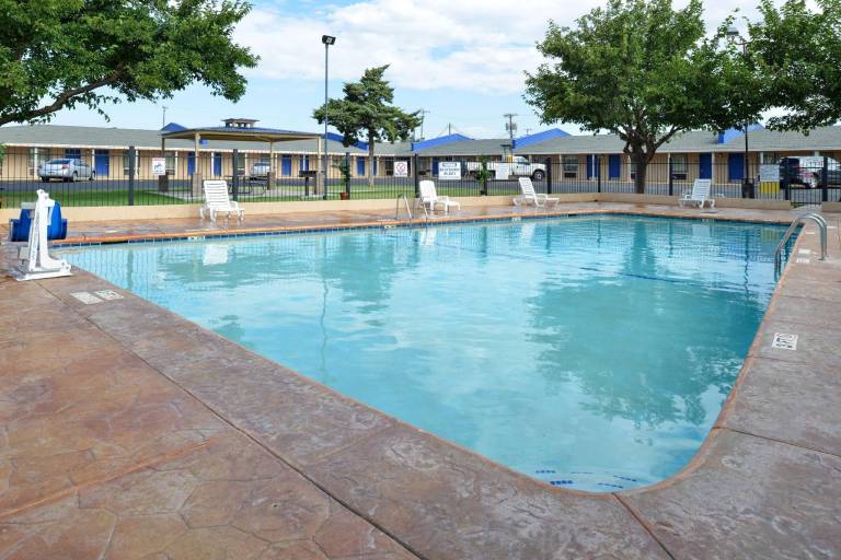 Americas Best Value Inn Lubbock E — photo 3