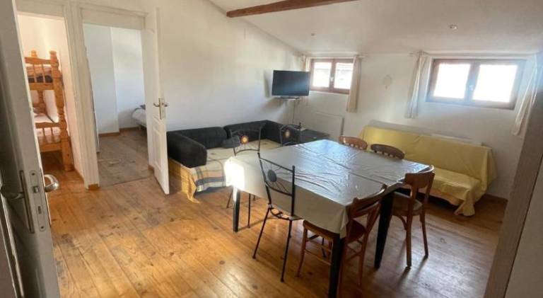 Holiday apartment with 2 rooms for 6 persons — photo 2