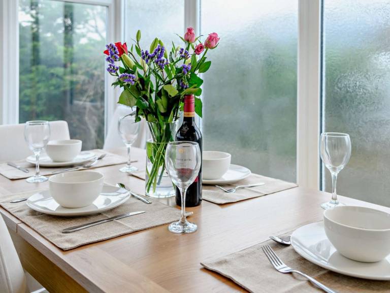 Cottage with garden & barbeque | Water view — photo 3