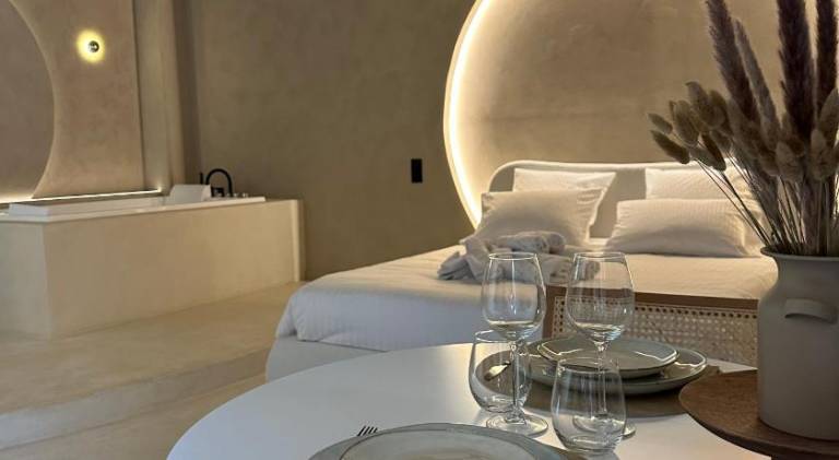Suite SPA prive by Collection AURA - Charleville-Mezieres a deux pas de la Place Ducale in Charleville-Mezieres
