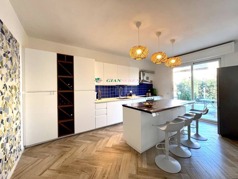 Apartment in a semi-detached house with independent entrance. — photo 4