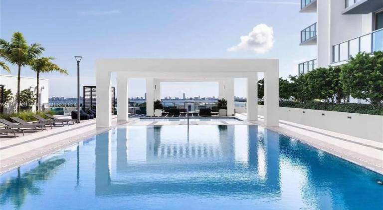 Luxury Penthouse Water Views Massive Terrace — photo 4
