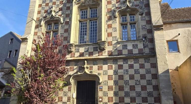 Apartment with 3 rooms for 5 persons in Verneuil d'Avre et d'Iton