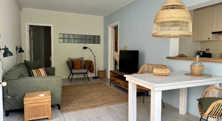 Rental apartment with patio & garden in Zandvoort