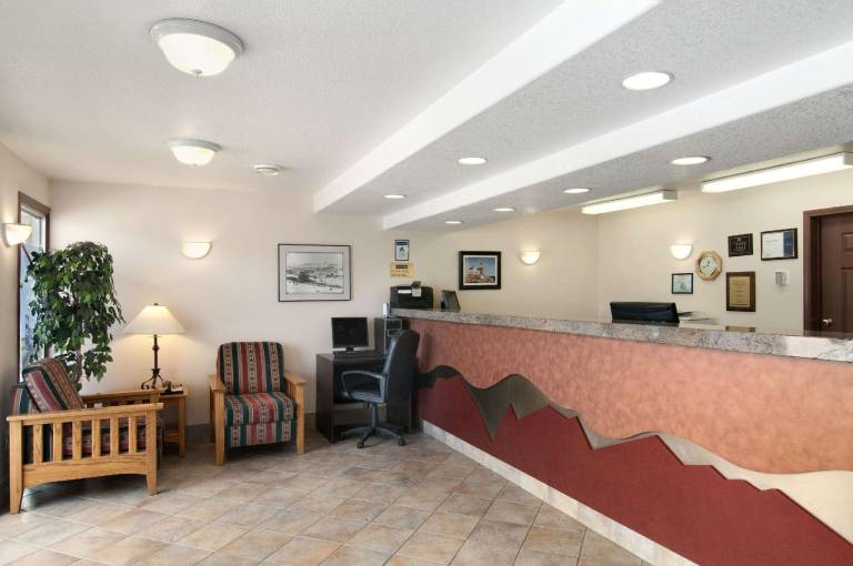 Travelodge by Wyndham Drumheller AB — photo 3