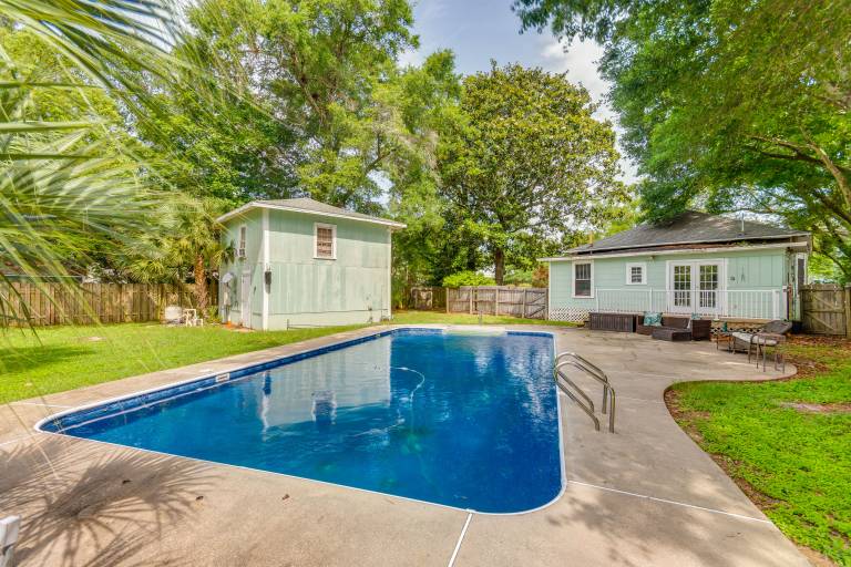 8 Mi to Pensacola Beach Home w Private Pool