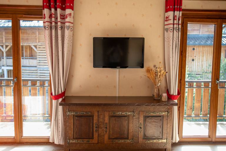 Family-oriented pleasant studio with barbecue, fast internet & yard | Mountain view | Next to the ski | Pet-friendly — photo 5