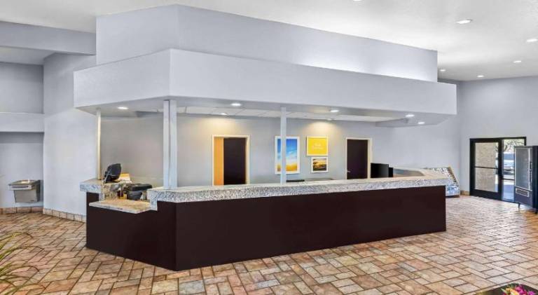 Days Inn by Wyndham Buckeye — photo 3