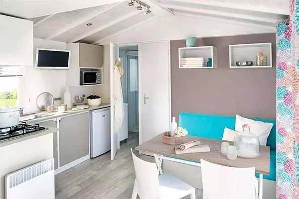 Mobile home with jacuzzi, barbecue & pool — photo 3