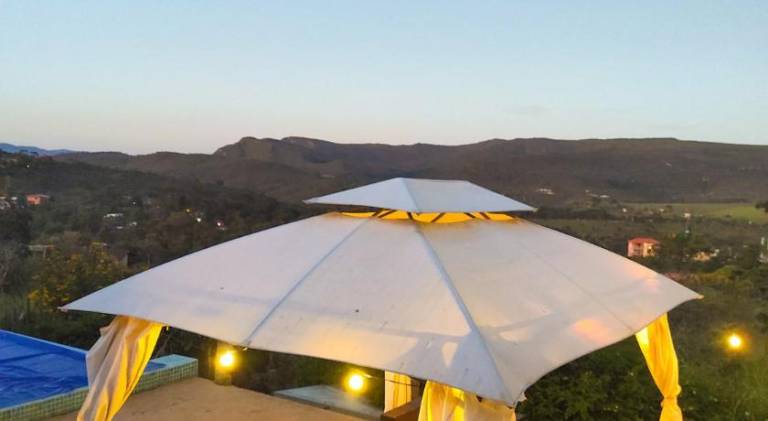 Casa de Maitreya - piscina, ar condicionado — photo 3
