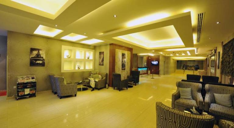 Serviced apartment with jacuzzi & terrace — photo 2