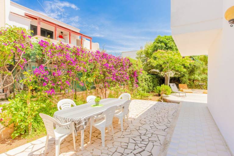 Villa with BBQ, garden & terrace — photo 3