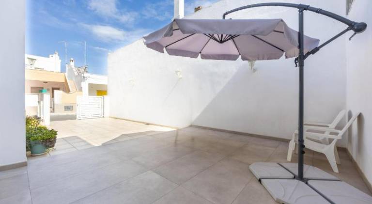 Rental apartment with patio & garden — photo 3