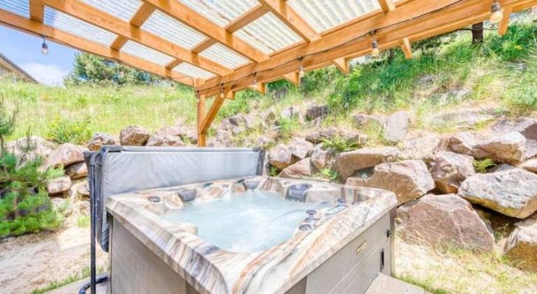 Vacation home with jacuzzi — photo 4