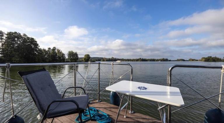 Boat with 1 room for 5 persons — photo 3