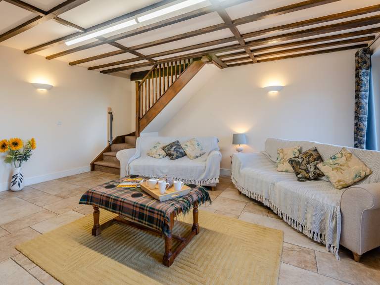 Cottage with jacuzzi & garden | River view — photo 4