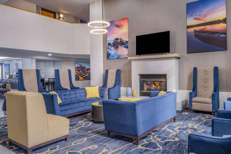 La Quinta Inn & Suites by Wyndham Minneapolis-Minnetonka — photo 2