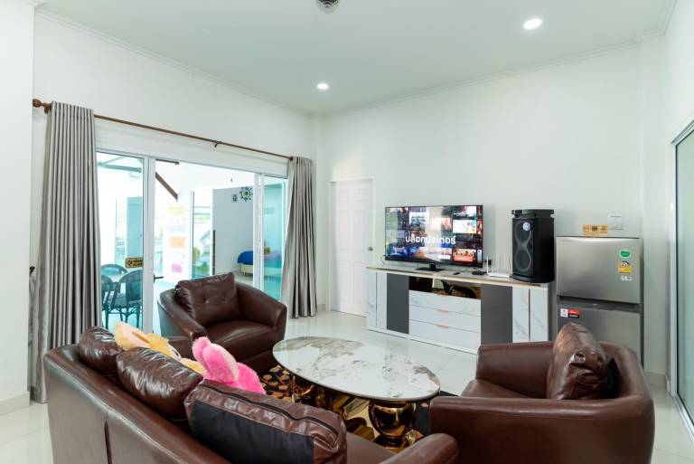 House with grill & pool | Perfect for remote work — photo 3