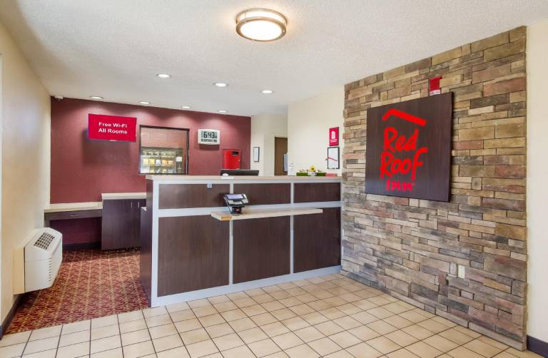Red Roof Inn Shelbyville — photo 5