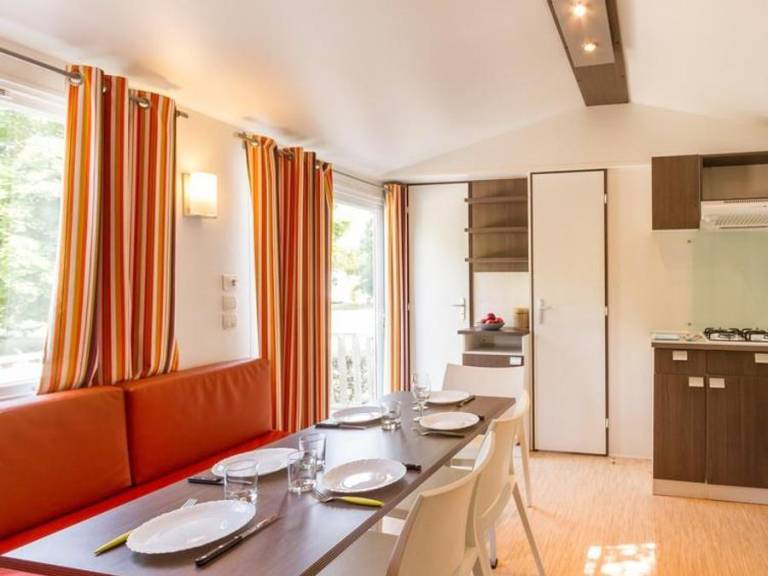 Mobile home with heated pool & patio | Pets allowed — photo 5