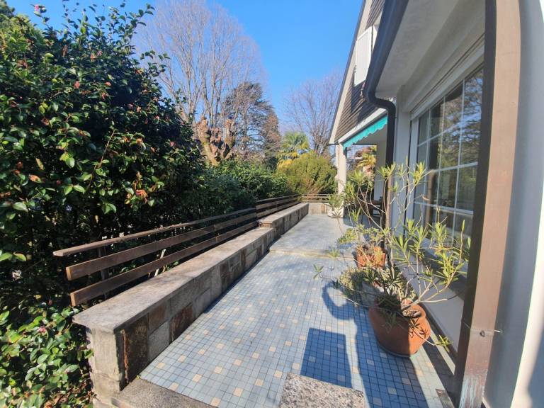 Holiday apartment with barbecue & garden — photo 5