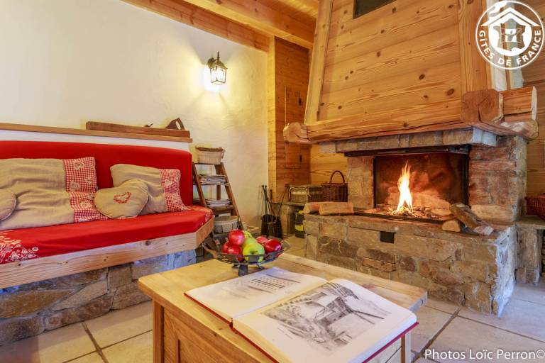Gite with sauna, yard & hot tub | Ski nearby | Pet-friendly — photo 3