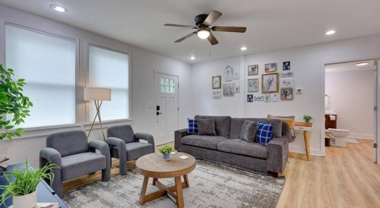 House with 1 room for 6 persons in Columbia, GA