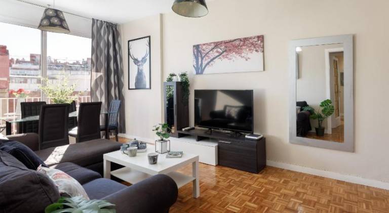 Rental apartment | Next to Magic Fountain of Montjuïc | Pets allowed — photo 2