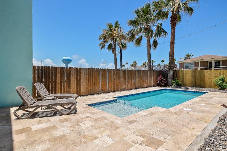 House with garden & pool — photo 3