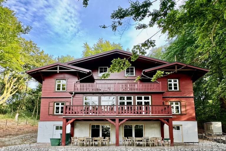 Vacation home with pool, terrace & sauna in Heringsdorf