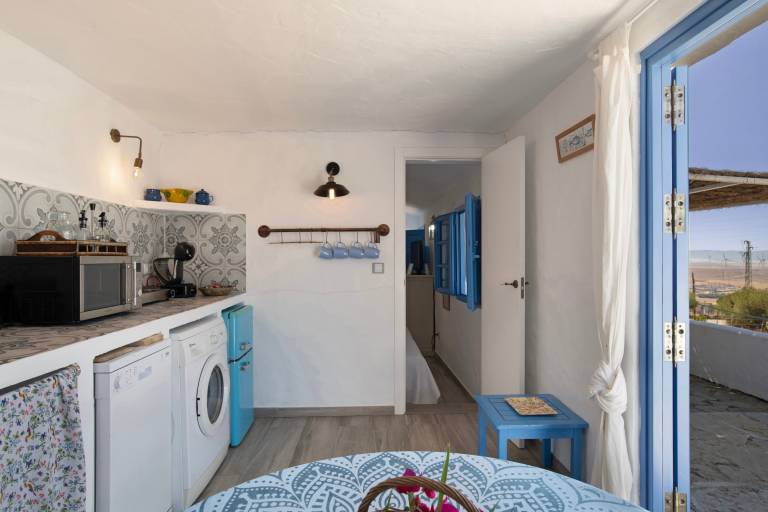 Fully equipped vacation home with terrace & fast internet | Mountain view | Suitable for remote work | Pets allowed — photo 5