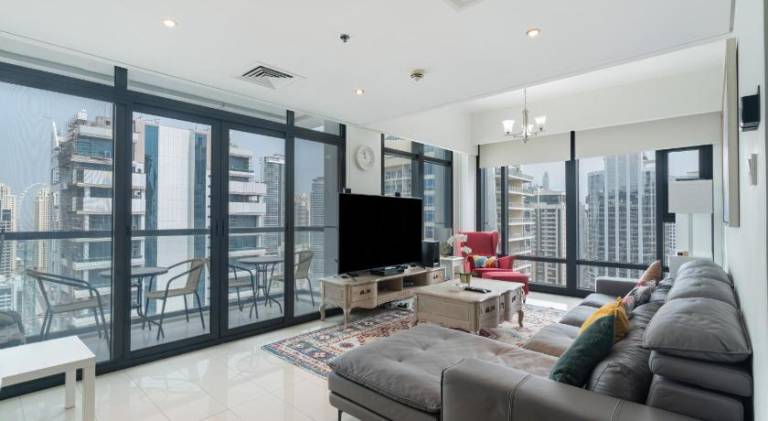 Apartment with pool in Abu Dhabi