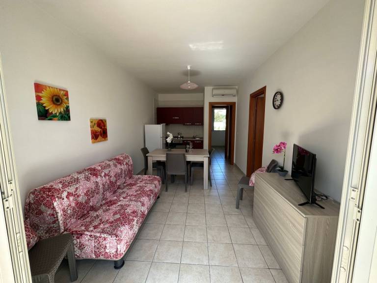 Rental apartment with patio — photo 2