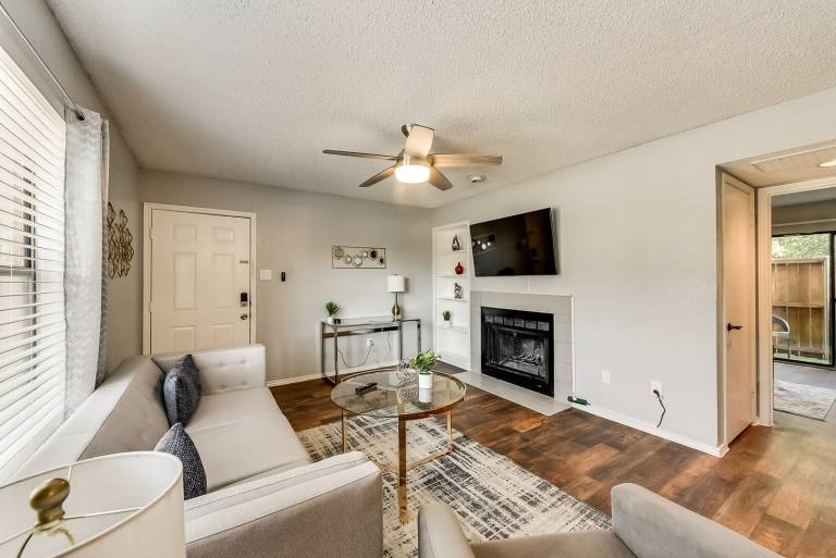 I45 –World Cup Stay - 18 min to AT&T - Sleeps 2 - Public Transit — photo 3