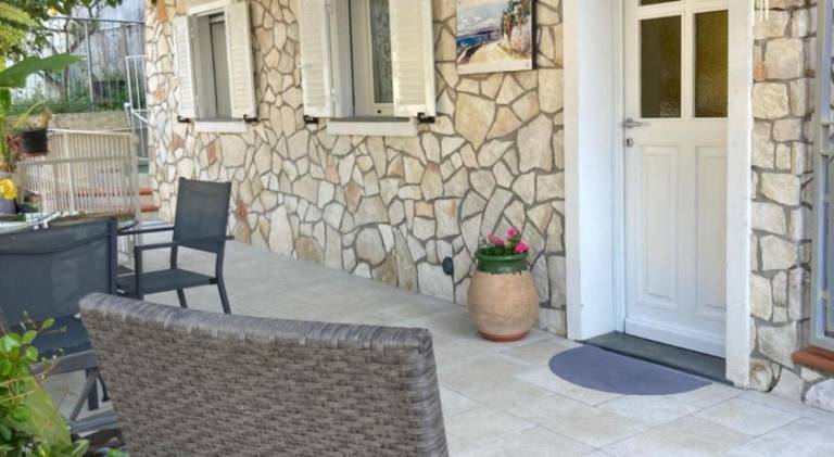 Rental apartment with 1 room for 4 persons in Menton