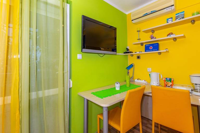 Apartment with garden, BBQ & pool | Pets are welcome — photo 4