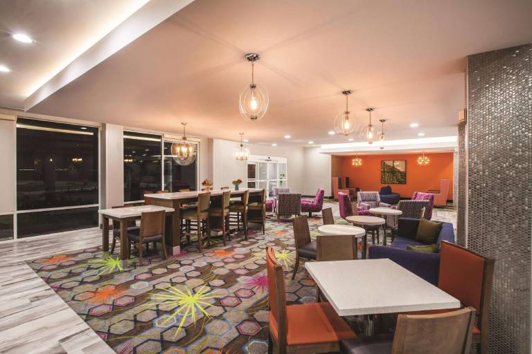 La Quinta Inn & Suites by Wyndham Baton Rouge - Port Allen — photo 4