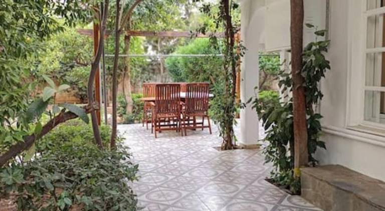 Cozy Garden House in the center of Glyfada — photo 4