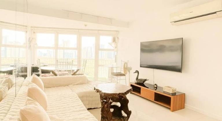 Holiday apartment with pool in Taguig