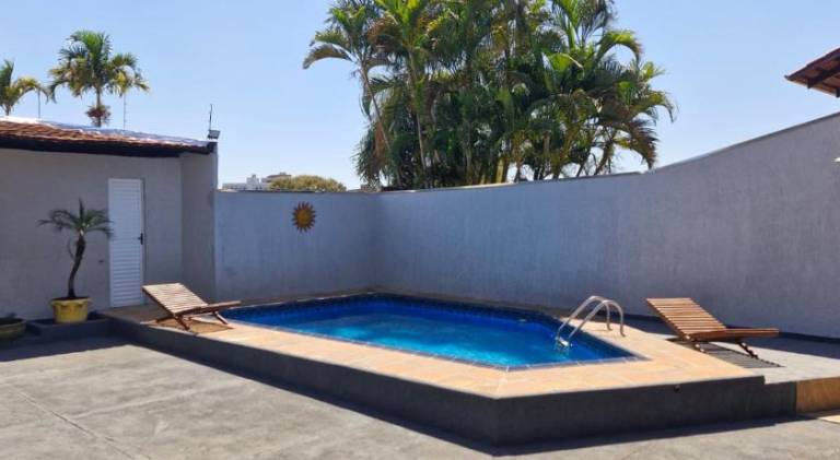 House with hot tub & pool — photo 3