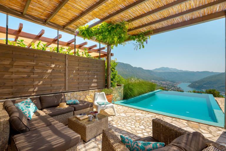 Fully equipped vacation home with private pool, patio & garden | City view | Pets are welcome in Dubrovnik