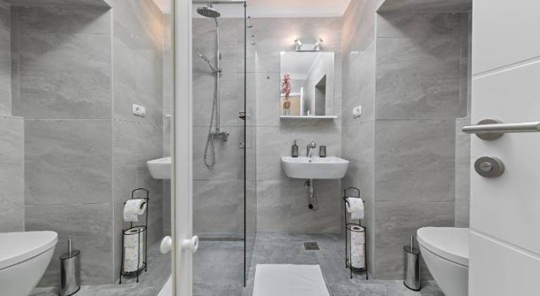BRAND NEW Apartment in City Center, big terrace — photo 2