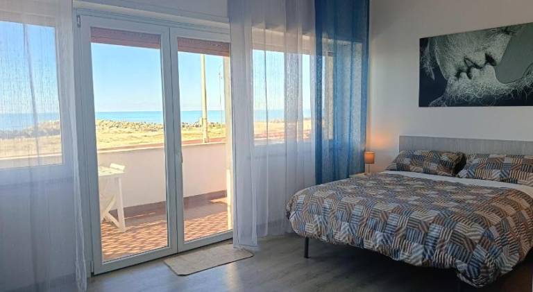 Mare e Relax 1 Melody Sea Front 10' da FCO Airport in Fiumicino