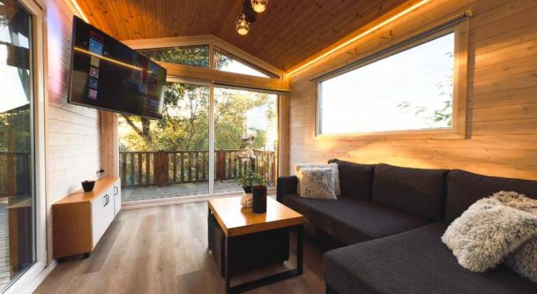 Romantic Cottage - Private Hot Tub - Sauna - Beach access — photo 3