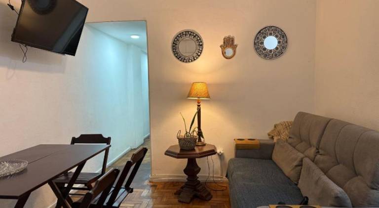 Rental apartment with 2 rooms for 6 persons in Leme