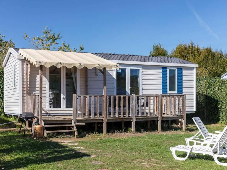Mobile home with heated pool & terrace — photo 4