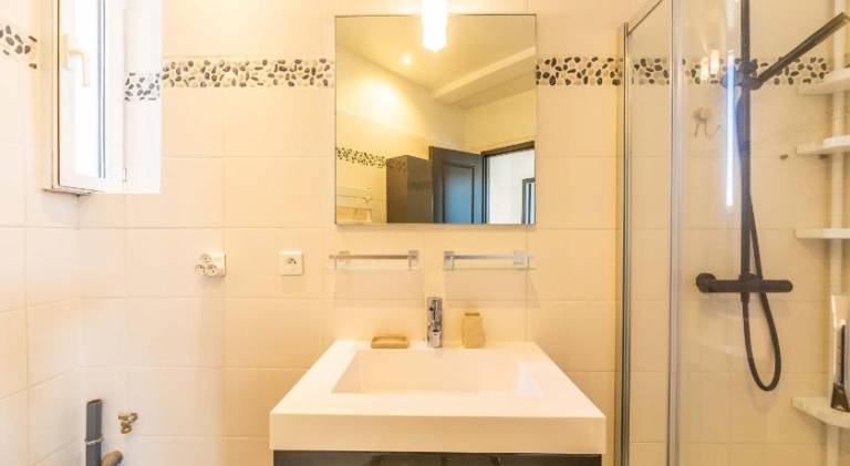 Rental apartment with 2 rooms for 6 persons — photo 3