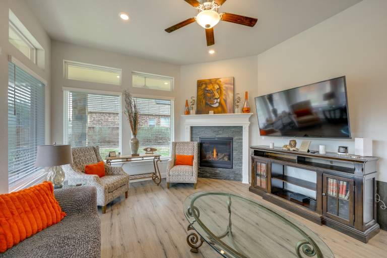 2 Mi to TPC San Antonio Group Getaway w Theater