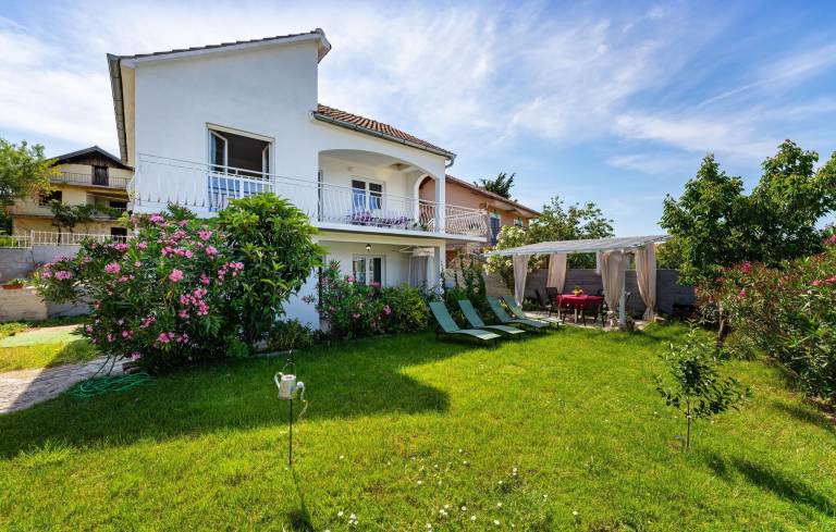 Ferienhaus  Karin Gornji